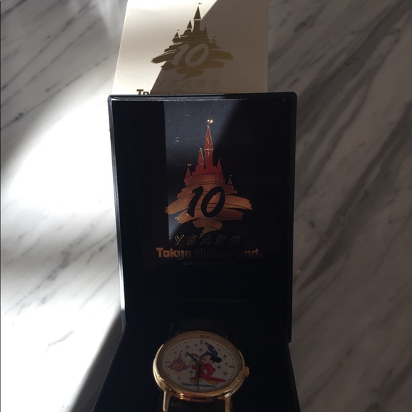 RARE COLLECTOR ITEM Tokyo Disney Anniversary Watch - Picture 8 of 8